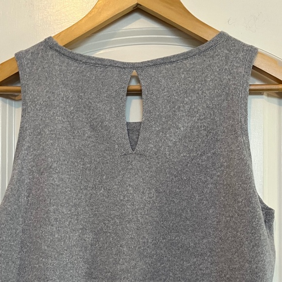 ✨ NWT Vince Camuto Crewneck Sweater Tank - Size Small - Gray - Picture 10 of 10